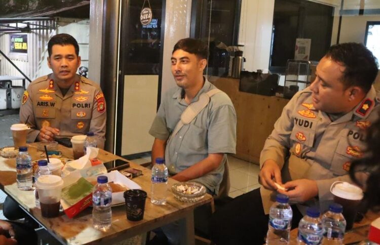 Ngobrol Santai dan Ngopi Bareng, Kapolres Pelabuhan Tanjung Priok Bersama Jurnalis