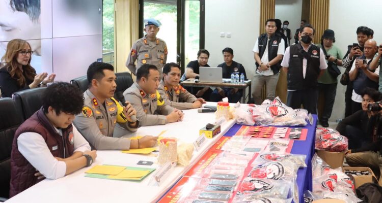 Polres Pelabuhan Tanjung Priok Bongkar Jaringan Internasional Narkotika Etomidate Berkedok Liquid Vape, Selamatkan 30 Ribu Jiwa