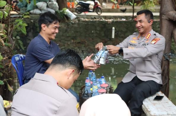 Jaga Jakarta+ On The Spot, Kapolres Metro Jakarta Barat Duduk Bareng Warga Angke Serap Aspirasi